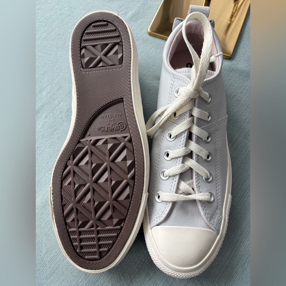 Converse Women’s Leather Bow Light Lavender Gray Sneakers 9 - Picture 5 of 6